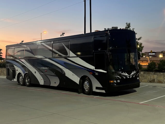 Rolling Thunder party bus